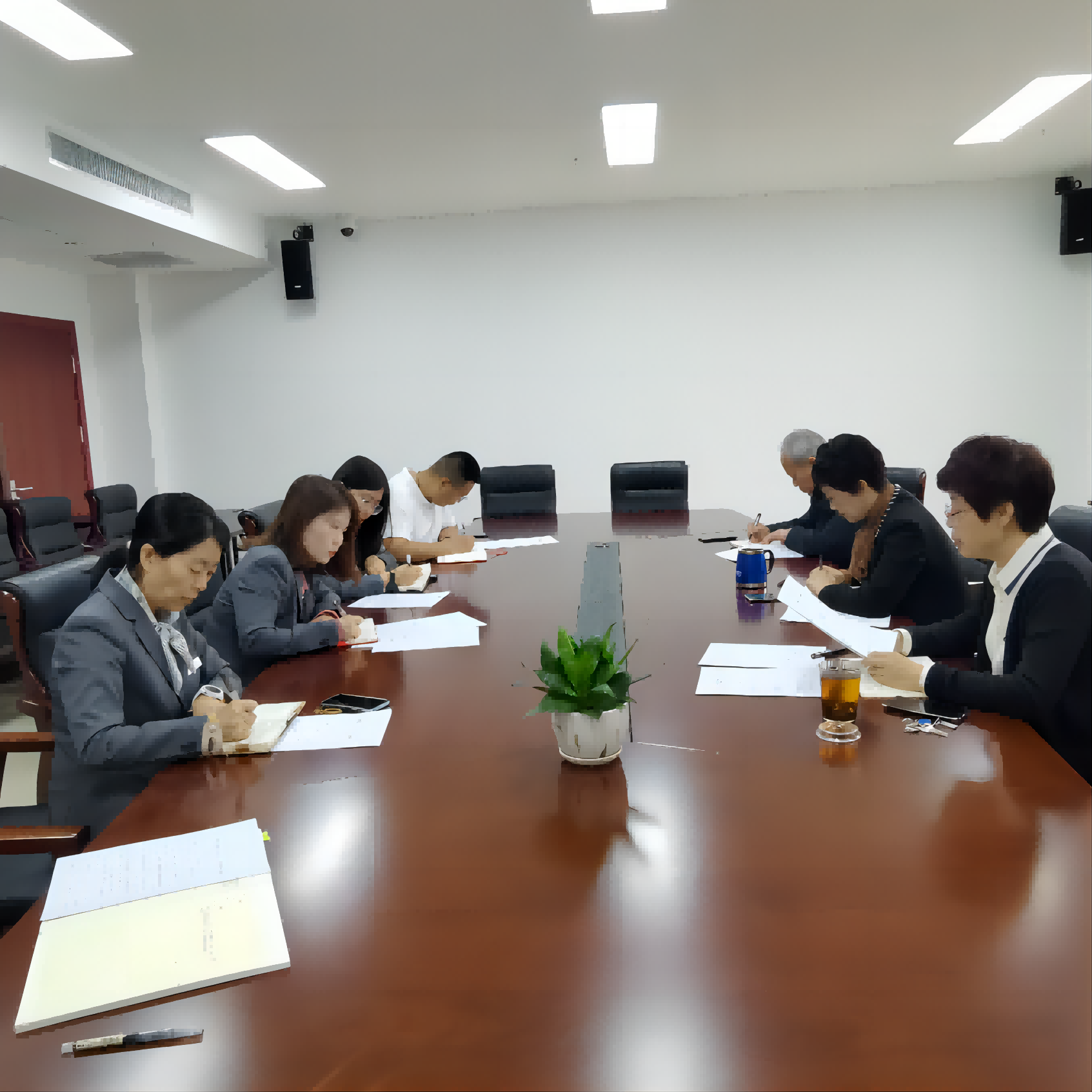 市医鉴中心党支部召开中心组学习（扩大）会议传达全国两会精神和习近平总书记重要讲话